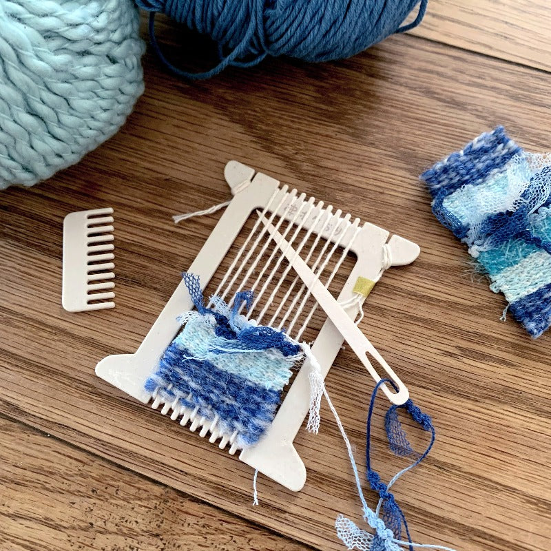 Weaving frame with tools - Pokeori