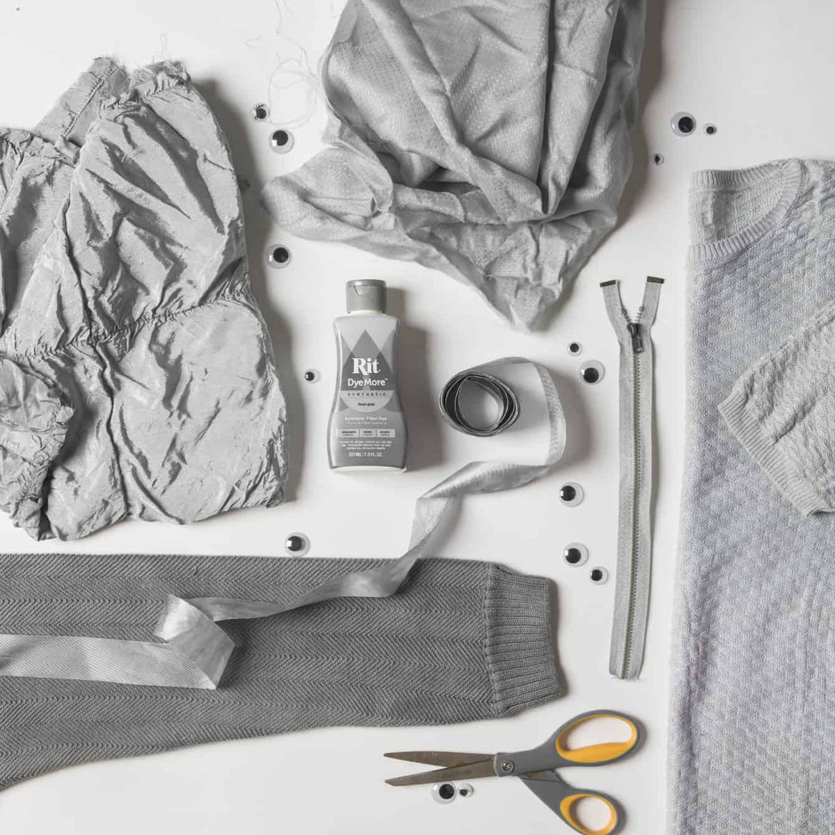 Rit DyeMore for Synthetics - Frost Grey - Knappnålen