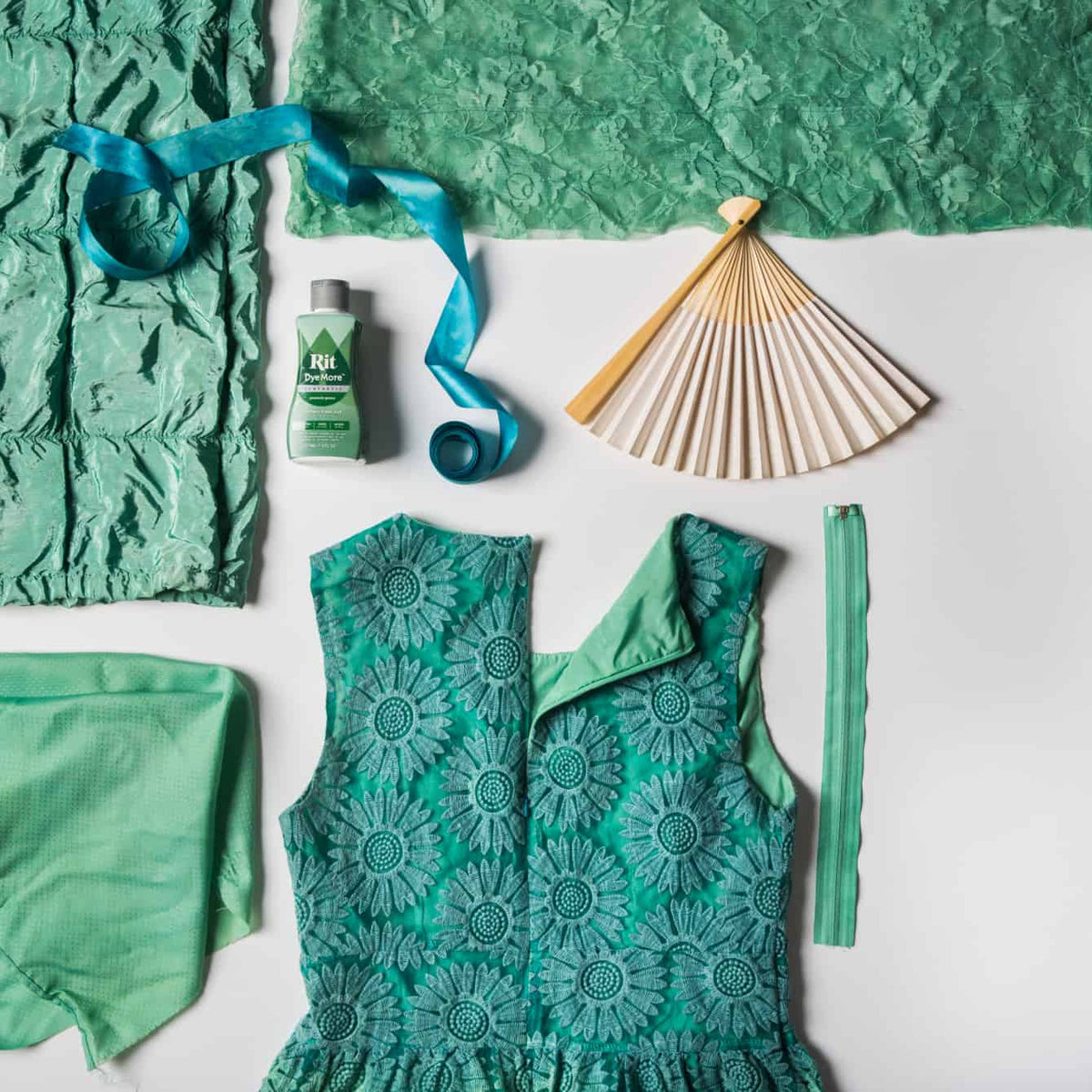Rit DyeMore for Synthetics - Peacock Green - Knappnålen